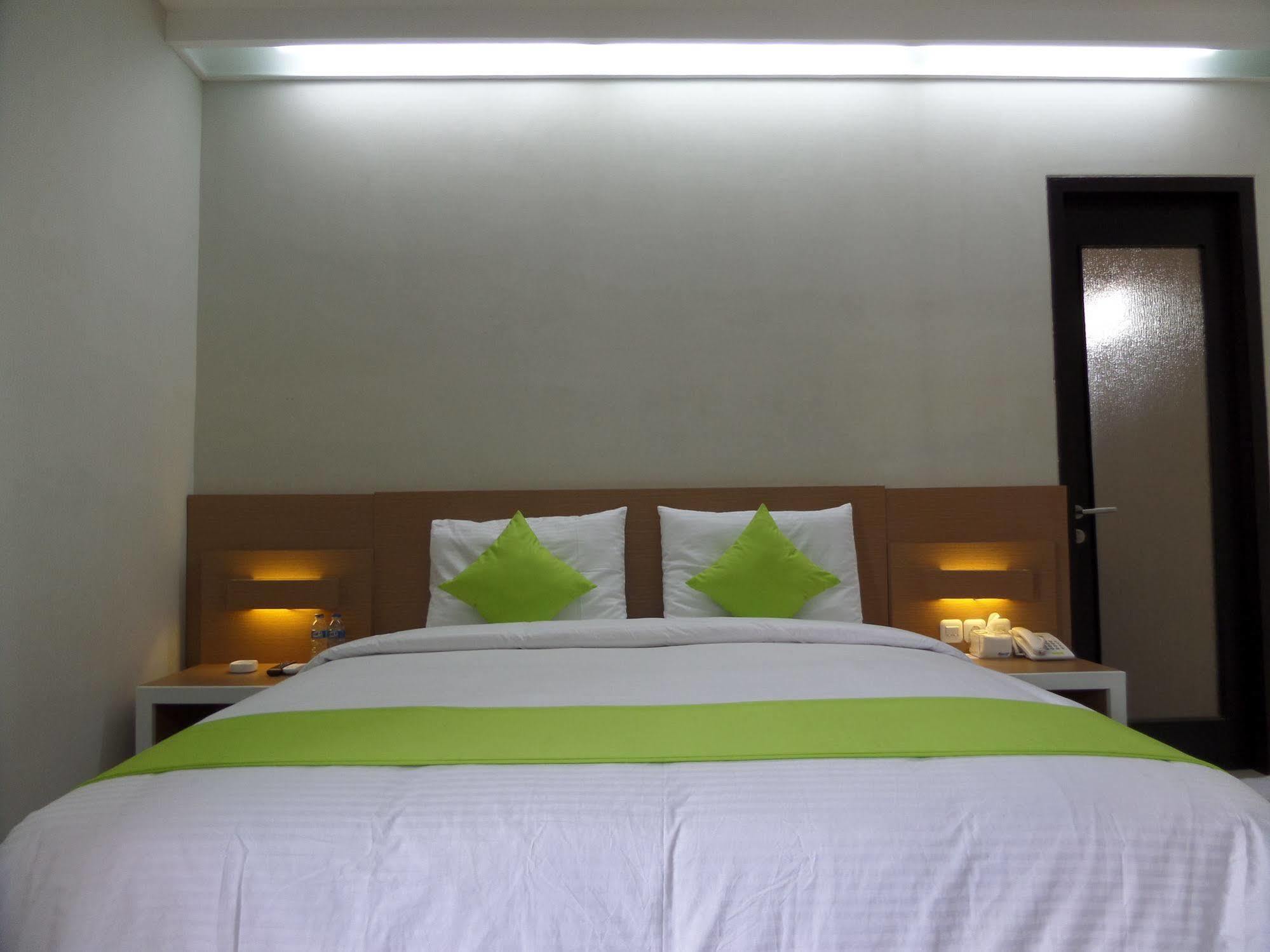 Shinta Guesthouse Маланг Экстерьер фото